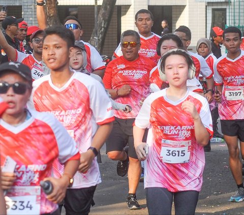 FOTO: Ribuan Orang Meriahkan Soekarno Run di GBK, Ada Ganjar hingga Sekjen PDIP