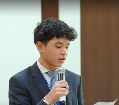 Ganteng! Potret Karan Singh Anak Bunga Zainal Ikut Summer Program di Kampus Top Amerika, Netizen Ramai Sebut Calon Mantu