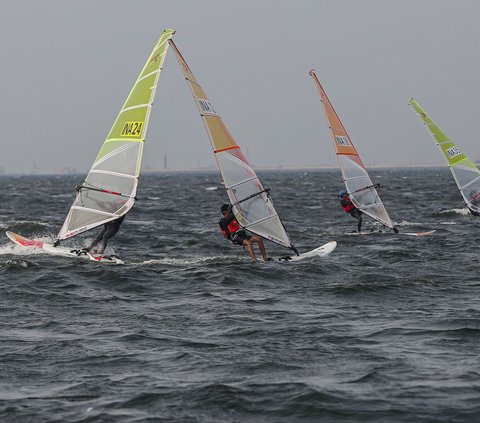 FOTO: Serunya Jakarta International Sailing Championship 2024 Diikuti 125 Atlet dari Berbagai Negara