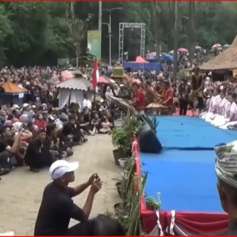 Mengenal Tradisi Ratiban di Brebes, Arak-Arakan Jalan Kaki Menuju Telaga demi Perkuat Tali Silaturahmi