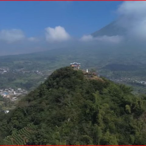 Ada Batu yang Tak Boleh Dipindah, Ini Fakta Menarik Puncak Botorono Bukit di Antara Gunung Sumbing dan Sindoro