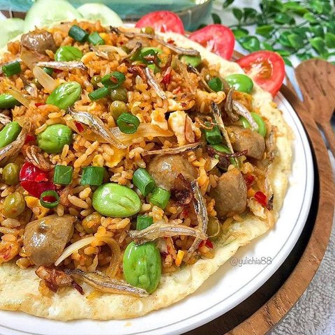 8 Resep Nasi Goreng Petai yang Lezat & Bikin Nagih