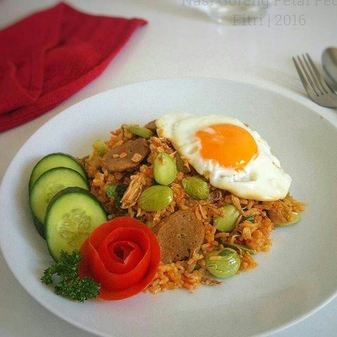 8 Resep Nasi Goreng Petai yang Lezat & Bikin Nagih