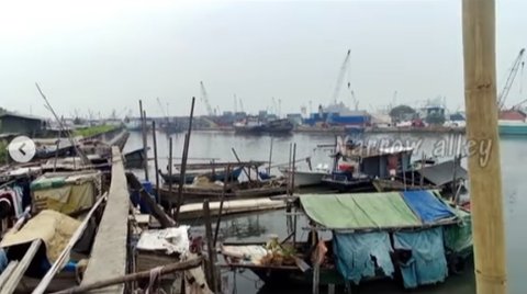 Penampakan Perumahan Warga di Kampung Aquarium Lebih Rendah dari Air Laut, Sungguh Mengerikan