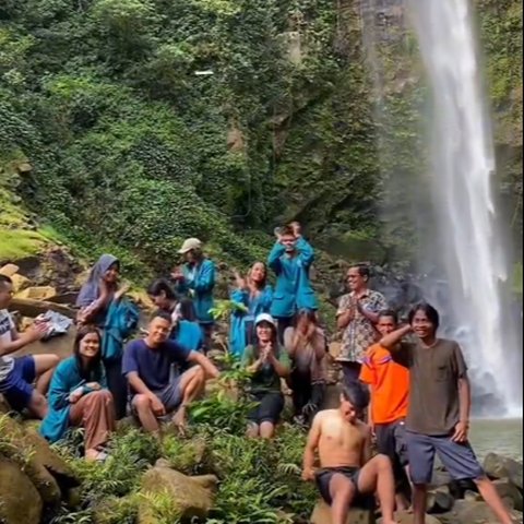 Keren Banget, Aksi Mahasiswa KKN di Sumut Berhasil Temukan Air Terjun yang Indah Ini Tuai Pujian