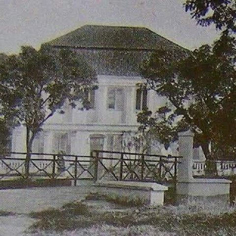 Uji Nyali di Gedung Setan Surabaya, Rumah yang Dibangun Pejabat Tinggi 200 Tahun Silam tapi Tak Pernah Ditinggali