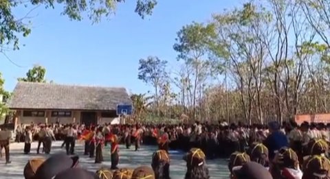 Viral Detik-Detik Siswa SMK di Wonogiri Tertimpa Pohon yang Tumbang saat Upacara Hari Pramuka, 6 Orang Dibawa ke Rumah Sakit