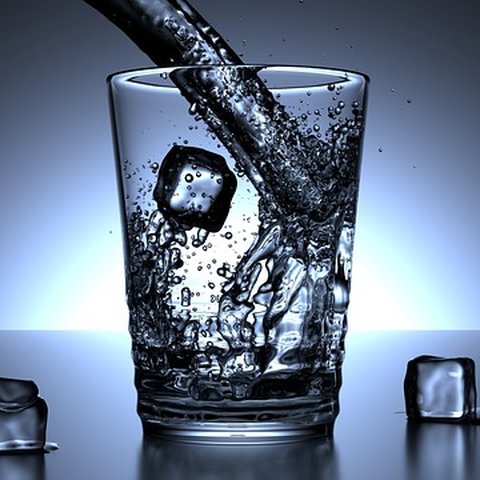 5 Cara Minum Air Putih untuk Turunkan Berat Badan, Perhatikan Waktu