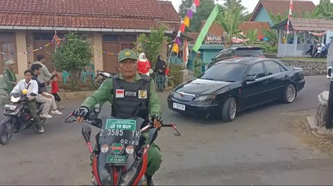 Bak Pejabat Tinggi Kuwu 'Edan' Dikawal Ketat saat Pimpin  Upacara HUT RI ke-79 di Ciamis