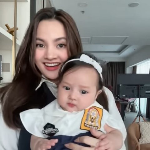 6 Potret Lucu Baby Launa Anak Sabrina Anggraini dan Belva Devara Pakai Seragam SMP, Gemesin Banget!