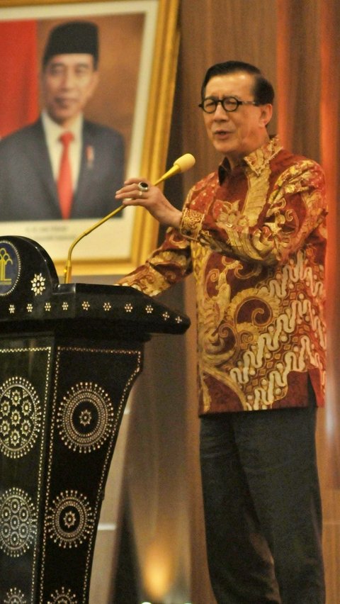 Yasonna juga sempat memberikan pidato terakhir sebagai Menkumham di Gedung Kementerian Kemenkumham, Jakarta, Selasa (20/8/2024).  Foto: merdeka.com / Imam Buhori