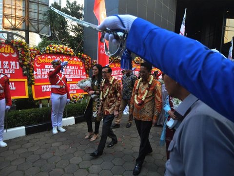 FOTO: Pesan Terakhir Yasonna di Momen Sertijab Menkumham kepada Supratman Andi Agtas