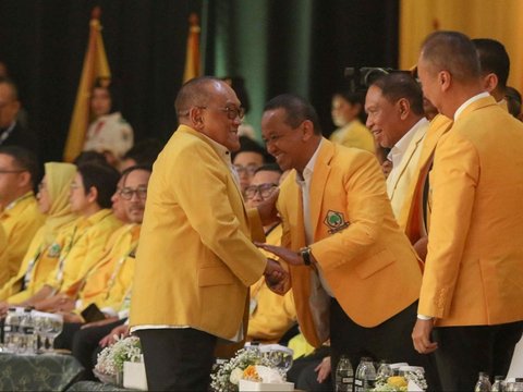 FOTO: Jadi Calon Tunggal Ketua Umum Partai Golkar, Senyum Bahlil Lahadalia Merekah di Munas ke-XI 2024