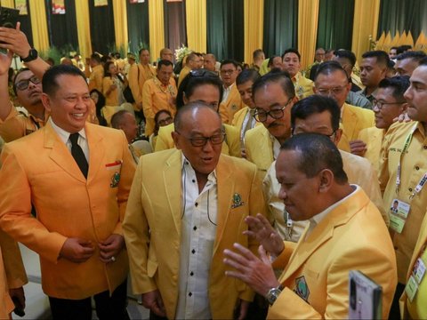 FOTO: Jadi Calon Tunggal Ketua Umum Partai Golkar, Senyum Bahlil Lahadalia Merekah di Munas ke-XI 2024