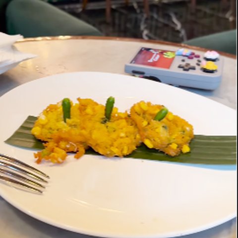 Mencicipi Gorengan 'Sultan' yang Harganya Bikin Kantong Jebol, Cireng dan Pisang Goreng Dibanderol di Atas Rp100 Ribu