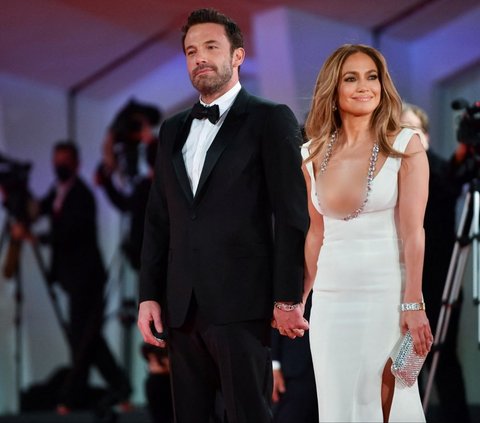 FOTO: Potret Kemesraan Jennifer Lopez dan Ben Affleck yang Tinggal Kenangan Sebelum Bercerai