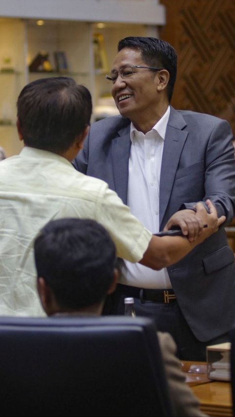 FOTO: Sempat Dianggap Akan Batalkan Putusan MK, Ini Suasana Rapat Menkum HAM dan Mendagri Bersama Baleg DPR Membahas Revisi UU Pilkada