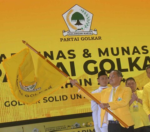 FOTO: Momen Bahlil Lahadalia Pidato Perdana sebagai Ketum Golkar, Singgung Jangan Main-Main dengan Raja Jawa