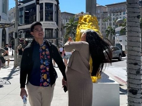 Potret Kaesang Temani Erina Gudono yang Sudah Berangkat ke Amerika Serikat untuk Kuliah S2, Nikmati Momen Jalan-jalan Berdua di California