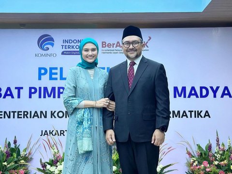 Momen Zee Zee Shahab saat Mendampingi Sang Suami Dilantik jadi Dirjen IKP Kemenkominfo, Penampilannya Mencuri Perhatian