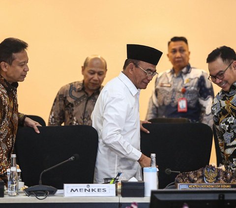 FOTO: Menko PMK Muhadjir Effendy Gelar Rapat Tingkat Menteri Bahas Pencegahan dan Penanganan Pornografi