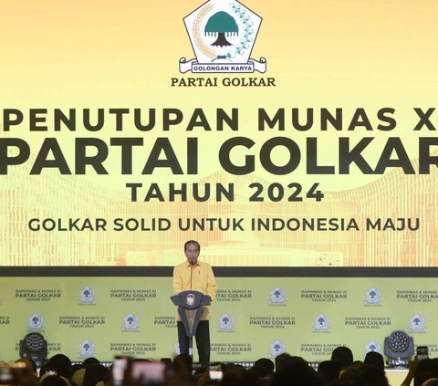 FOTO: Senyum Jokowi di Munas Golkar Sebut “Pohon Beringin Adem dan Sejuk, Saya Merasa Nyaman”