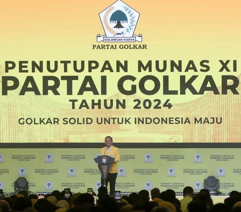 FOTO: Senyum Jokowi di Munas Golkar Sebut “Pohon Beringin Adem dan Sejuk, Saya Merasa Nyaman”