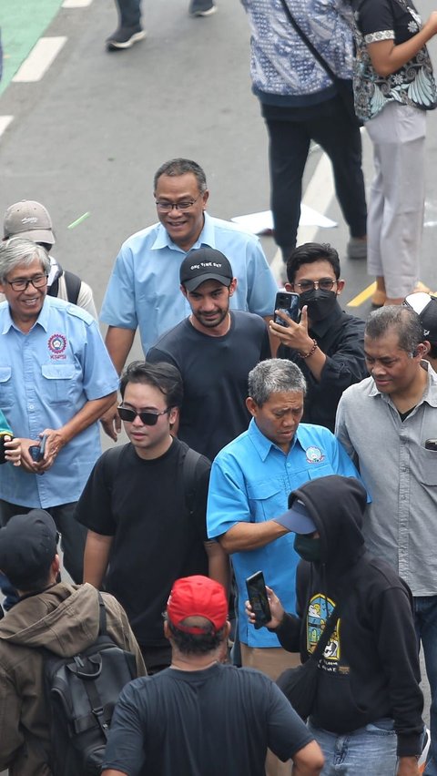 Kehadiran Reza Rahadian ini mengejutkan publik karena selama ini dia dikenal enggan terlibat dalam urusan politik atau berpihak pada kubu tertentu. Foto: Liputan6.com/Angga Yuniar