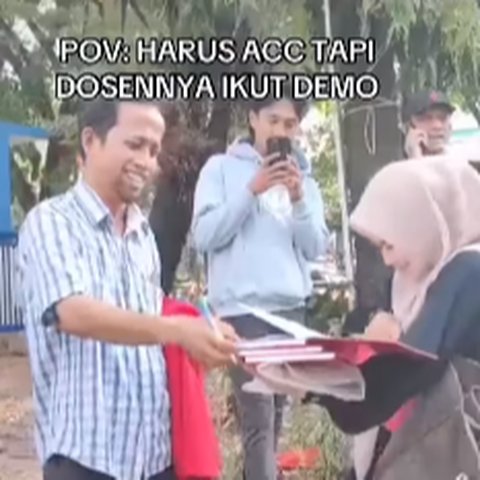 Dosen Diburu Mahasiswa Cari Tandatangan Padahal Lagi Ikut Demontrasi RUU Pilkada, Aksinya jadi Sorotan