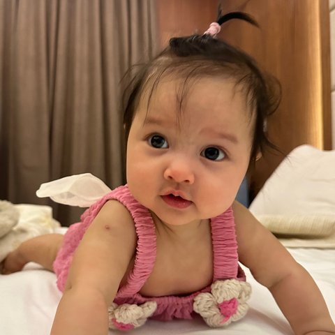 6 Potret Baby Launa Anak Sabrina Anggraini dan Belva Devara dengan Berbagai Gaya Rambut, Makin Cute!