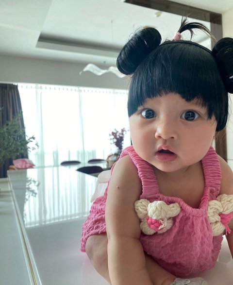 6 Potret Baby Launa Anak Sabrina Anggraini dan Belva Devara dengan Berbagai Gaya Rambut, Makin Cute!