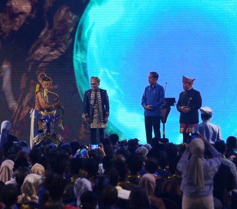 FOTO: Resmi Buka Kongres, Jokowi 'Endorse' PAN Dapat Tambahan Jatah Menteri di Kabinet Prabowo-Gibran