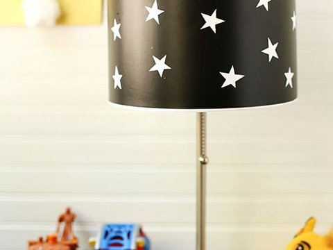 5. Desain Lampu Kamar Tidur Multifungsi<br>