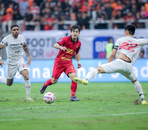 FOTO: Persija Tumbangkan Persis Solo 2-1, Laskar Samber Nyawa Dikoyak Sang Mantan