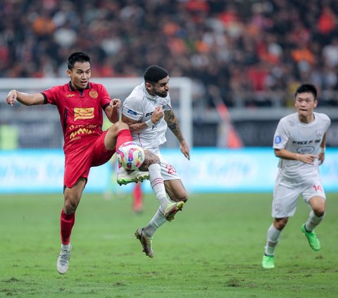 FOTO: Persija Tumbangkan Persis Solo 2-1, Laskar Samber Nyawa Dikoyak Sang Mantan