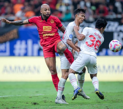 FOTO: Persija Tumbangkan Persis Solo 2-1, Laskar Samber Nyawa Dikoyak Sang Mantan