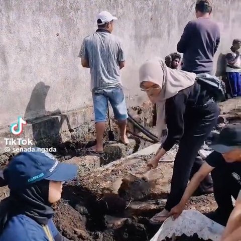 Momen Perpisahan Mahasiswa KKN UGM dengan Warga Desa di NTT Ini Viral, Bikin Haru