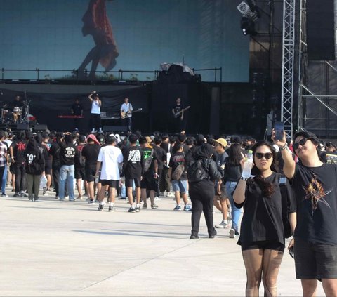 FOTO: Antusiasme Para Pecinta Musik Rock Padati Nex Fest Indonesia 2024 di Ancol