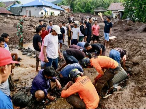 FOTO: Penampakan Banjir Bandang Dahsyat Menyapu Kota Rua di Ternate, Korban Meninggal Dunia Terus Bertambah