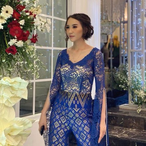 Potret Cantik Putri Sirty Cikita dalam Balutan Kebaya, Polwan Viral yang Kini Jadi Sorotan