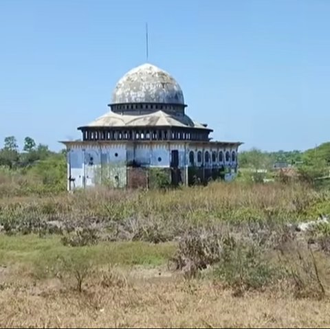 Potret Masjid di Tengah Lumpur Lapindo Berdiri Kokoh Sampai Sekarang, Dulu Digunakan Ibadah Kini Tak Lagi Berfungsi