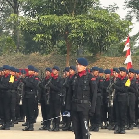 Gagahnya Theodore Gomgom Berseragam Brimob, Beraksi di Depan Komandan Bikin Salfok