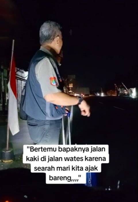 Beri Tumpangan Bapak yang Tengah Jalan Kaki di Malam Hari, Aksi Pria Ini Banjir Pujian Warganet