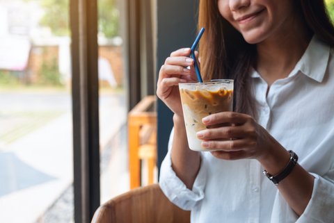 Waktu yang Tepat Minum Kopi, Benarkah hanya Pagi Hari? Cek Faktanya