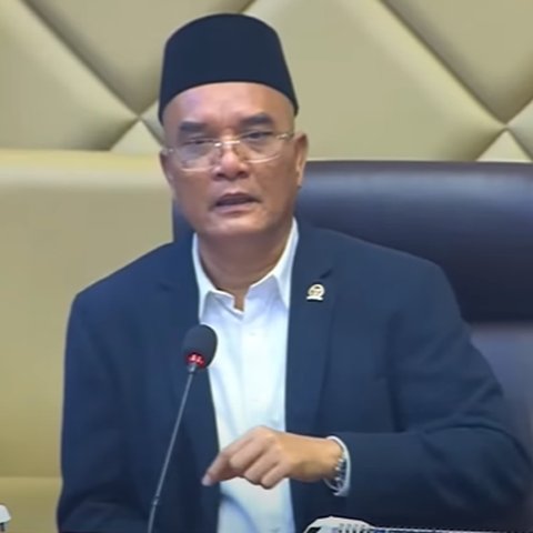 Wakil Ketua Pansus Angket Haji Kesal Sampai Gebrak Meja Dengar Penjelasan Kemenag Soal Jemaah yang Enggak Berangkat