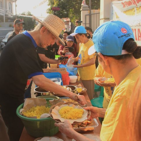 Serunya Berburu Sarapan Nasi Kuning Rp3 Ribu di Cianjur, Ternyata Penjualnya Konglomerat Terkenal