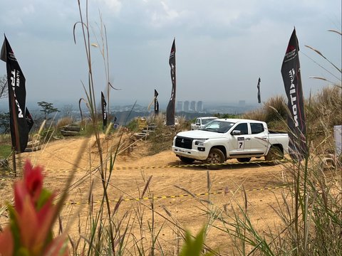 Pengalaman Offroad Nyaman dengan All New Mitsubishi Triton HDX