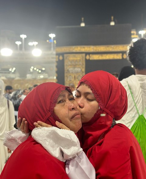 Rara LIDA Sedih Sang Ibu Dilarikan ke Rumah Sakit Akan Jalani Operasi 'Semoga Setelah ini Ibu Bisa Sehat Seperti Sediakala'