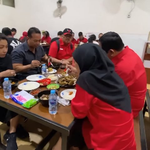 Jenderal Kekar 'Rambo' Malam-malam Diajak Kulineran, Kocak Netizen 