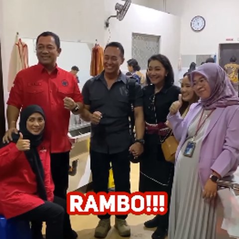 Jenderal Kekar 'Rambo' Malam-malam Diajak Kulineran, Kocak Netizen 